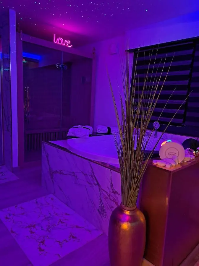 Prázdninový dům L'Aurore Suite De Charme, Clim Jacuzzi, Sauna, Piscine Chauffee Cuisine... Carpentras