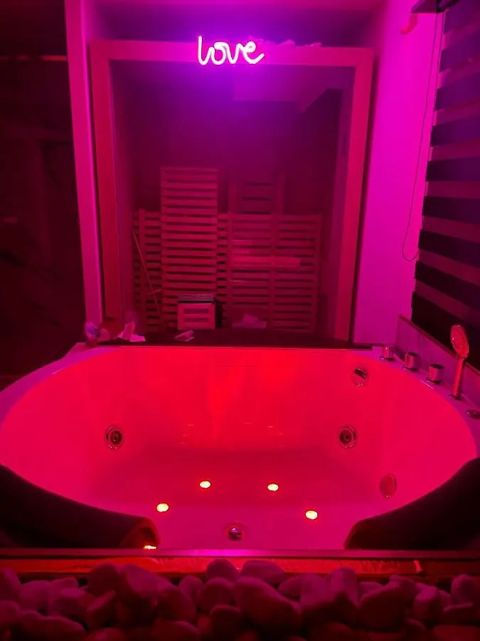Prázdninový dům L'Aurore Suite De Charme, Clim Jacuzzi, Sauna, Piscine Chauffee Cuisine... Carpentras