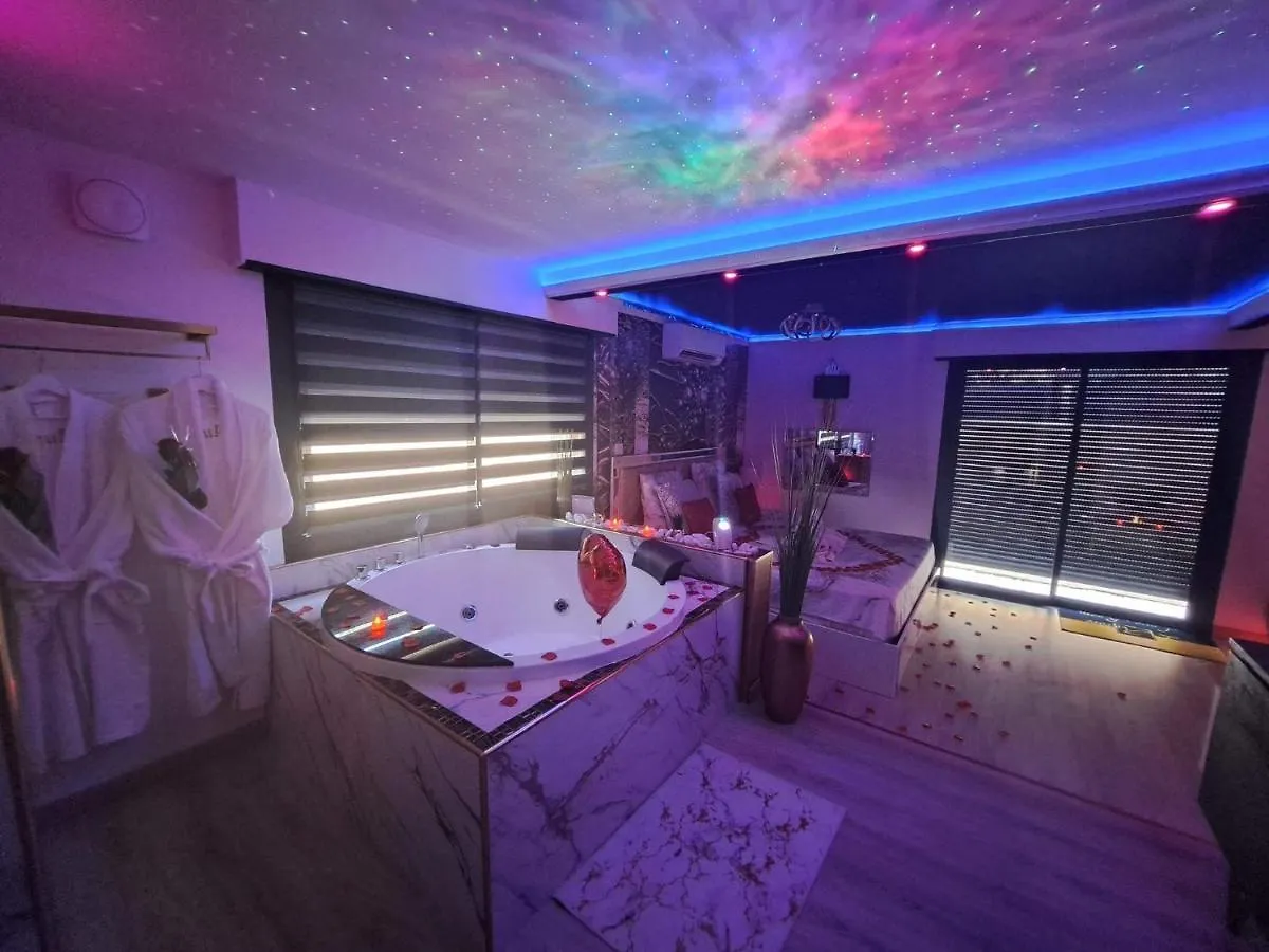 L'Aurore Suite De Charme, Clim Jacuzzi, Sauna, Piscine Chauffee Cuisine... Carpentras 0*,