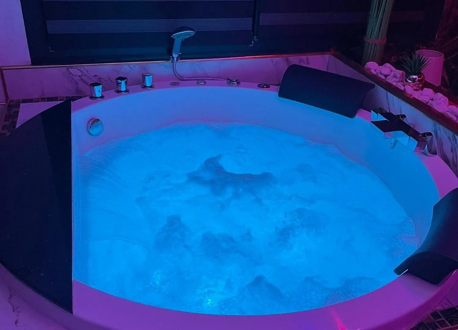 L'Aurore Suite De Charme, Clim Jacuzzi, Sauna, Piscine Chauffee Cuisine... Carpentras